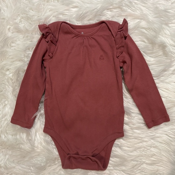 Baby gap Baby Girl Mauve Color Bodysuit with Ruffle Sleeves Size 18-24 Months - Picture 1 of 5